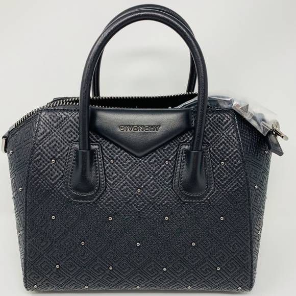 Givenchy Handbags - Givenchy Antigona Small 4G Quilted Black Satchel